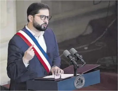  ?? Alberto Valdés / Efe ?? El presidente de Chile, Gabriel Boric, durante un pleno de la Convención Constituci­onal.