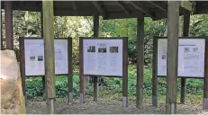  ?? FOTO:LUE- ?? Wer das Arboretum über den Zugang vom Linnéplatz her betritt, der erreicht nach wenigen Schritten das Info-Zentrum zum Neusser Baummuseum.