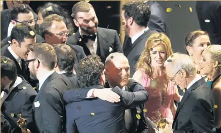  ?? Robert Gauthier
Los Angeles Times ?? CAST
and producers of “Spotlight” after winning the Oscar for their f ilm about how the Catholic Church covered up child sex abuse.