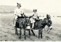  ??  ?? ●●Betty on holiday with her sister in the 1920s