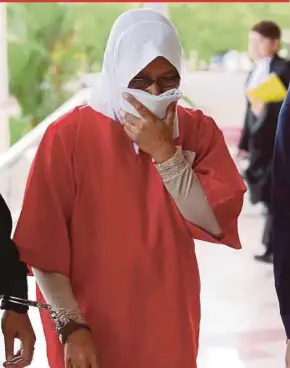  ?? PIC BY IQMAL HAQIM ROSMAN ?? Siti Norbahiyah Yahya pleaded guilty at the magistrate’s court in Seremban yesterday.