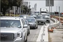  ?? RICARDO B. BRAZZIELL / AMERICAN-STATESMAN ?? Lanes of I-35 were closed in both directions for nearly five hours Thursday, creating a major traffic jam from downtown Austin to outside Buda.