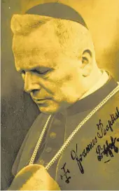  ?? FOTOS: PRIVAT ?? Conrad Gröber (links) wurde 1932 von Papst Pius XI. zum Erzbischof von Freiburg ernannt. Er ist wegen seiner Rolle in der NS-Zeit umstritten. Anders Joannes Baptista Sproll, seit 1927 Bischof von Rottenburg. Wegen seiner unerschroc­kenen Predigten gegen das Regime wurde Sproll 1938 aus seiner Diözese vertrieben.