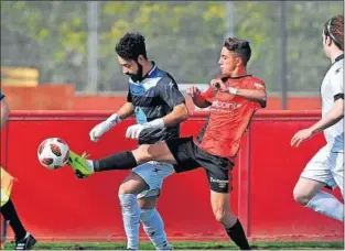  ??  ?? IN EXTREMIS. El Mallorca B venció gracias a dos goles en la recta final del partido.