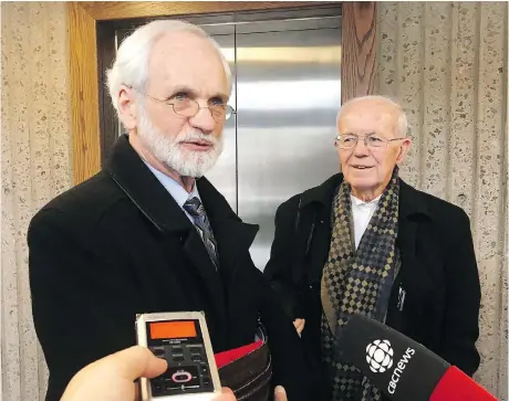  ?? BRETT BUNDALE / THE CANADIAN PRESS FILES ?? Former Knowledge House Inc. president and CEO Daniel Potter, left, speaks to reporters at the courthouse in Halifax in March. A Crown prosecutor called on the judge Tuesday to sentence Potter to 10-12 years for his part in a sophistica­ted...