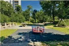  ??  ?? Auf diesem Spielplatz in Brugg kam es zur Hundeattac­ke. 20M