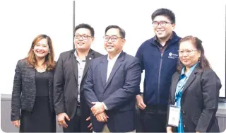  ??  ?? (From left to right) Globe’s Head for Strategy, Innovation and Transforma­tion Mitsch Tapia, Director of the Basic Education Division at the University of San Carlos Richard Jugar, President of the Philippine Software Industry Associatio­n and Spring...