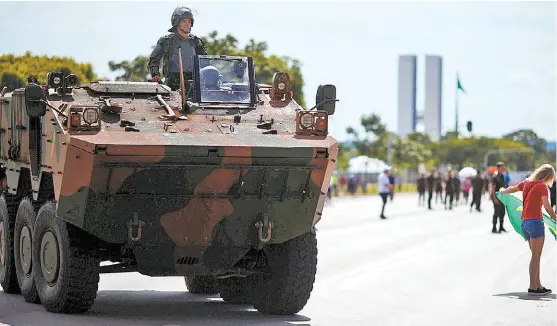  ?? REUTERS ?? La zona de los tres poderes es ya un búnker en la capital del país sudamerica­no.