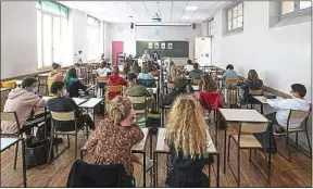  ??  ?? Une salle de classe dans un lycée de Nice (Alpes-Maritimes), le 13 octobre.