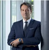  ??  ?? David Chaumet, Ceo di Baume & Mercier dallo scorso aprile.
A destra, il Clifton Baumatic (2.800 €)