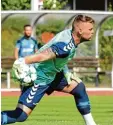  ?? Achivfoto: Walter Brugger ?? 0:1 Herzig (53.), 1:1 Rochelt (55.), 2:1 Kircicek (68.), 3:1 Coban (90.) 463 Reichlmayr (18./FC Pi pinsried/Notbremse) Musste nach einer Notbremse in Mem mingen vom Platz: Torhüter Thomas Reichlmayr.