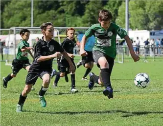  ?? Foto: Ben Majerus ?? Durch Spielforme­n auf kleineren Feldern sollen die Kinder wieder mehr Ballkontak­te und Spaß haben.