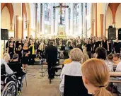  ?? FOTO: JANA BAUCH ?? Vor der Corona-Pandemie hatte der Korschenbr­oicher Gospelchor „Get Joy“viele große Auftritte so wie hier in der Kirche St. Andreas.