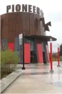  ?? STEVE RUSSELL/TORONTO STAR ?? Pioneer Village station near York U. features a glass and steel structure.