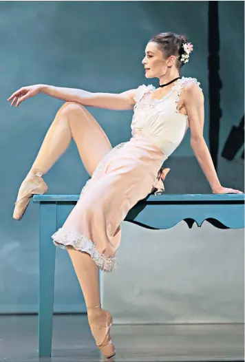  ??  ?? Aurélie Dupont, the dance director of Paris Opera Ballet, above; Benjamin Millepied with his wife, Natalie Portman, left