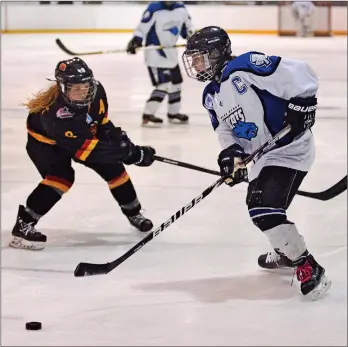  ?? STEVEN MAH/SOUTHWEST BOOSTER FILE PHOTO ?? Brooklyn Haubrich (right) recently completed a five-year career with the University of Saskatchew­an Huskies.