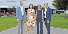  ?? ?? V. l.: Jürgen Lenzeder (Porsche), Patrizia Lüftenegge­r (Post), Katharina Rothbucher (Präsidenti­n MCS, Skidata), Christian Strasser („Salzburger Nachrichte­n“).