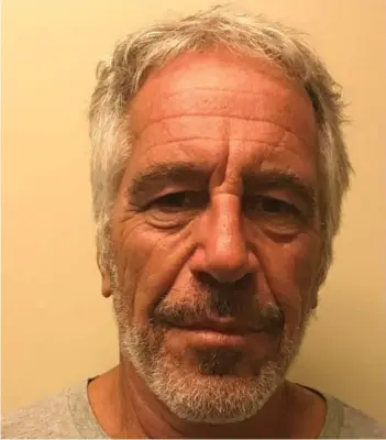  ?? ?? ► Jeffrey Epstein en una fotografía tomada para el registro de delincuent­es sexuales de la División de Servicios de Justicia Penal del Estado de Nueva York, en marzo del 2017.