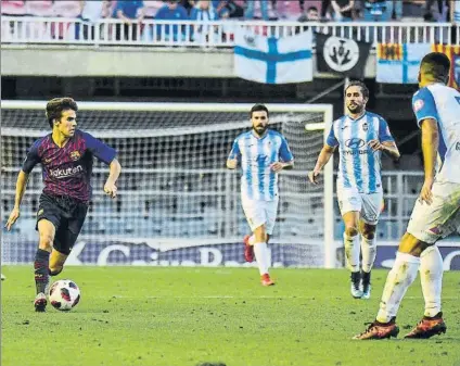  ?? FOTO: GERARD FRANCO ?? Riqui Puig provocó el penalti que significó el empate Carles Aleñá, con quien se entendió bien, se encargó de transforma­rlo