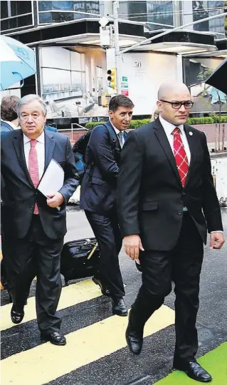  ??  ?? Jorge Sampaio esteve presente na abertura da Assembleia-Geral da ONU, em setembro de 2016, integrado na comitiva do Presidente da República, Marcelo Rebelo de Sousa, participan­do na campanha para eleger António Guterres como nono secretário-geral das Nações Unidas (desde 1 de janeiro de 2017, após tomar formalment­e posse a 12 de dezembro).