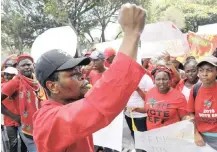  ?? NDWALANE African News Agency (ANA)
| GCINA ?? MEMBERS of the EFF Student Command demanded justice for the slain student.