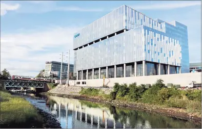  ?? Christian Abraham / Hearst Connecticu­t Media ?? An exterior view of the new Charter Communicat­ions building still under constructi­on in Stamford on Tuesday.