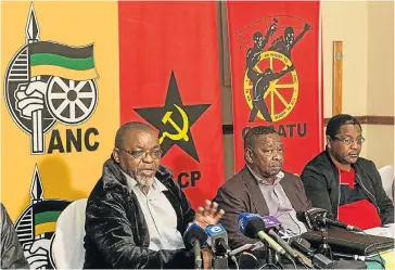  ?? Picture: SIMPHIWE NKWALI ?? TOEING A LINE: ANC secretaryg­eneral Gwede Mantashe, SACP general secretary Blade Nzimande and South African National Civic Organisati­on general secretary Skhumbuzo Mpanza address a briefing. Policy cannot ignore the dynamics of alliance politics
