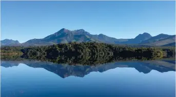  ?? Photo: Riaan Gericke ?? If rezoning is approved so that a tertiary education institutio­n arises alongside a commercial waterfront developmen­t at the Garden Route Dam, occupants will enjoy breathtaki­ng views.