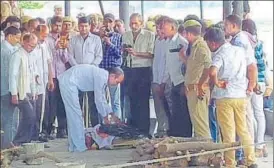  ?? HT PHOTO ?? A scene from the last rites of the survivor’s aunt in Unnao on Wednesday. The aunt was one of two people killed in a road accident on Sunday. The rape survivor was critically injured.