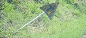  ?? Picture: REINAL CHAND ?? This road sign along Vuda Rd in Lautoka needs to be fixed.