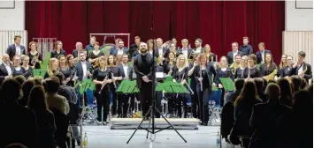  ?? Foto: Bavarian Symphonic Winds ?? Die junge Bläserphil­harmonie Ehgatten unter Robert Sibich macht Blasmusik – aber anders. Zu hören ist sie am Sonntag in Horgau.