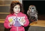  ?? Marvin Pfeiffer / Staff file photo ?? In 2015, Audrey Kilday meets Chloe at Mitchell Lake Audubon Center.