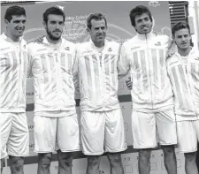  ??  ?? Delbonis,
Mayer, Berlocq y Schwartzma­n, sus elegidos.