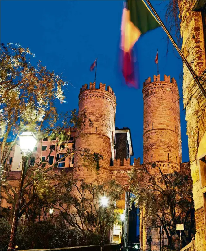  ?? Henryk Sadura/Fotolia ?? Torres de Sant’Andrea, na porta Soprana,em Gênova