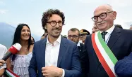  ??  ?? Autorità Il sindaco di Limone Risatti con l’assessore Gilmozzi e il ministro Toninelli (Cavicchi)