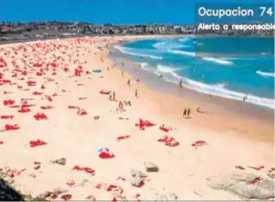  ??  ?? El sistema diseñado por Telefónica permite a los ayuntamien­tos vigilar el aforo en sus playas.
