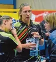  ?? Foto: Oliver Reiser ?? Katharina Schneider (Mitte) ist gegen ei nen Aufstieg ihres TTC Langweid in die 2. Bundesliga.