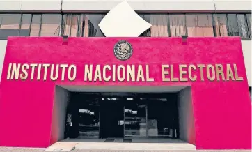  ??  ?? El acuerdo logrado establece reglas de acción para el instituto, explicó Lorenzo Córdova, consejero presidente del INE.