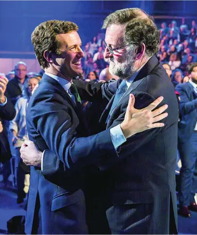  ?? ALBERTO R. ROLDÁN ?? Mariano Rajoy y Pablo Casado, en la Convención Nacional del PP en 2019