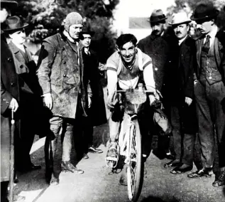  ??  ?? Left Girardengo’s
Campioniss­imo sobriquet would later be passed to Alfredo Binda and Fausto Coppi