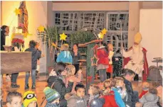  ?? FOTO: SANKT AUGUSTINUS ?? Kinder und Erwachsene hatten bei Nikolausfe­ier in Sankt Augustinus viel Spaß.