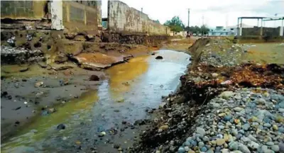  ??  ?? En la Zona Pacífico-Norte, la lluvia afectó vialidades.