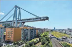  ?? FOTO: LUCA ZENNARO ?? Eingestürz­te Morandi-Autobahnbr­ücke in Genua: In der Region wäre ein solches Szenario nicht denkbar, sind sich Fachleute einig.
