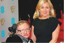  ?? Reuters ?? Theoretica­l physicist Stephen Hawking and his daughter Lucy at awards ceremony at the Royal Opera House in London in February 2015.