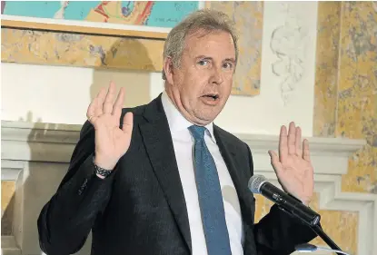  ?? Alex wong/aFP ?? El exembajado­r británico en EE.UU. Kim Darroch, ayer, en una conferenci­a en Washington