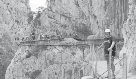  ?? PHOTOS BY DAVID SOVKA ?? El Caminito del Rey, “the king’s little pathway” and the world’s most dangerous walk, 120 metres above the Guadalhorc­e River.