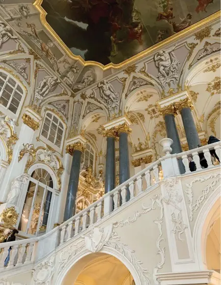  ??  ?? The Jordan Staircase of the Winter Palace in St
Petersburg is one of the few parts of the palace in
its original 18th-century
style and is today part of the Hermitage
Museum