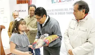  ??  ?? El secretario de Turismo, Roberto Núñez Baleón, encabezó la premiación. El Sol de Tlaxcala