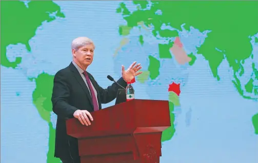  ?? PHOTOS PROVIDED TO CHINA DAILY ?? Robert Engle, a Nobel laureate, makes a speech at an economic forum in Nankai University in Tianjin in October 2016.