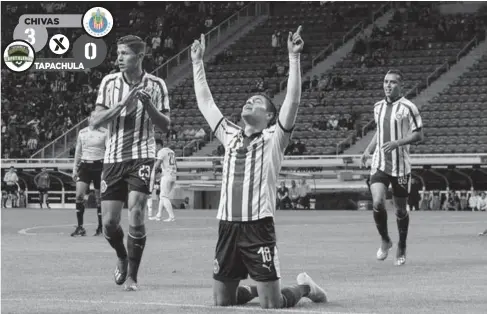  ?? FOTO: CORTESÍA ?? &gt; Ronaldo Cisneros (18) celebra después de marcar el primer gol de las Chivas.